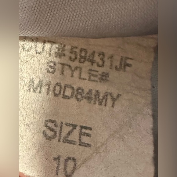 Nydj Marilyn Crop Cuffed Rhinestone Hem Size 10 - Picture 14 of 14